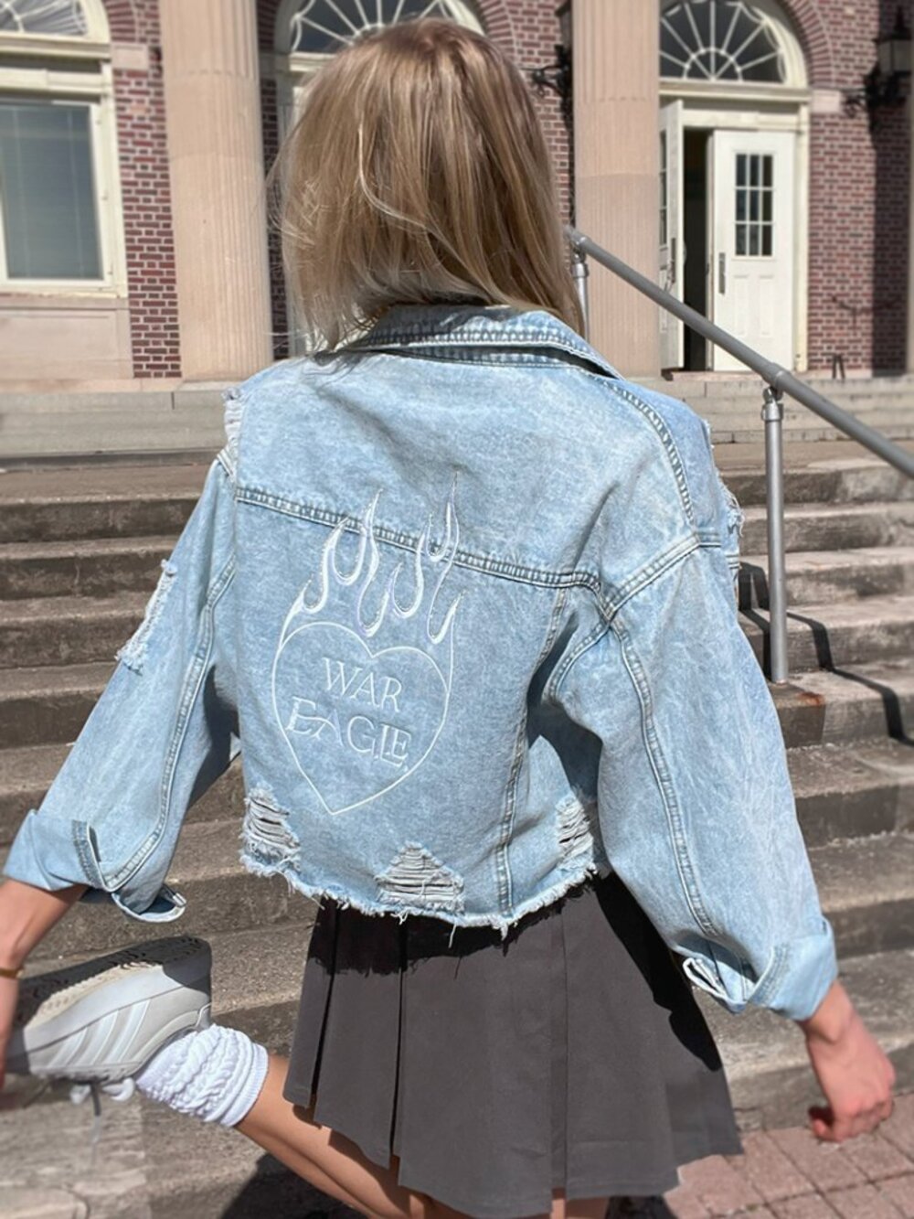 Auburn Denim Jacket,  Light Wash Distressed, Brand New with tags - Picture 4 of 6